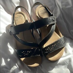 Earth Origins Black and Tan Sandals